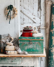 Load image into Gallery viewer, Jeanne d’Arc Living Magazine 7 th issue 2026