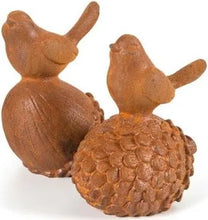 Load image into Gallery viewer, Set cast iron birds on acorn and nut
