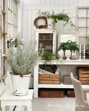 Load image into Gallery viewer, Jeanne d’Arc living magazine 6th issue 2025
