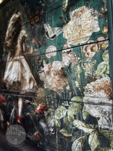 Load image into Gallery viewer, Redesign with Prima A1 decouparge fiber Dreamlike trails
